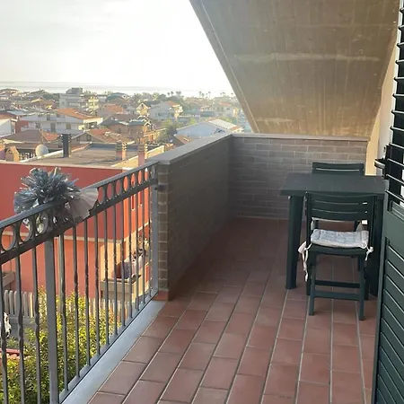 Mansarda Vicino Al Mare Розето-дельи-Абруцци