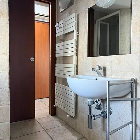 Mansarda Vicino Al Mare * Розето-дельи-Абруцци